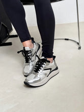 Afbeelding in Gallery-weergave laden, Sneakers Diane - Silver Black
