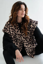 Afbeelding in Gallery-weergave laden, Bodywarmer Twiggy - Leopard
